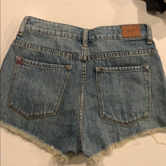 High waisted jean shorts - Picture 2 of 3